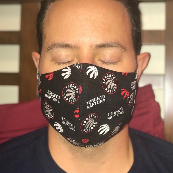 Toronto Raptors Mask - Picture 7 of 9